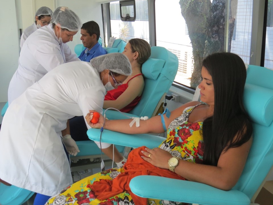 Hemoes alerta para a importância de doar sangue regularmente