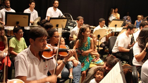 Teatro da Ufes recebe a série ‘Concertos para a Família’ neste domingo (27)