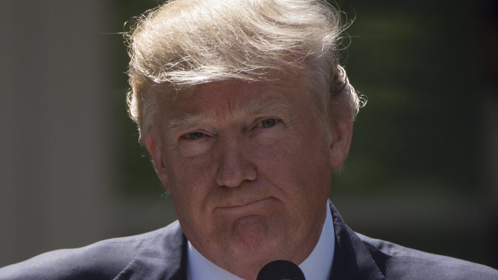 Após acordo com Trump, Ucrânia recebe primeiro carregamento de carvão dos EUA