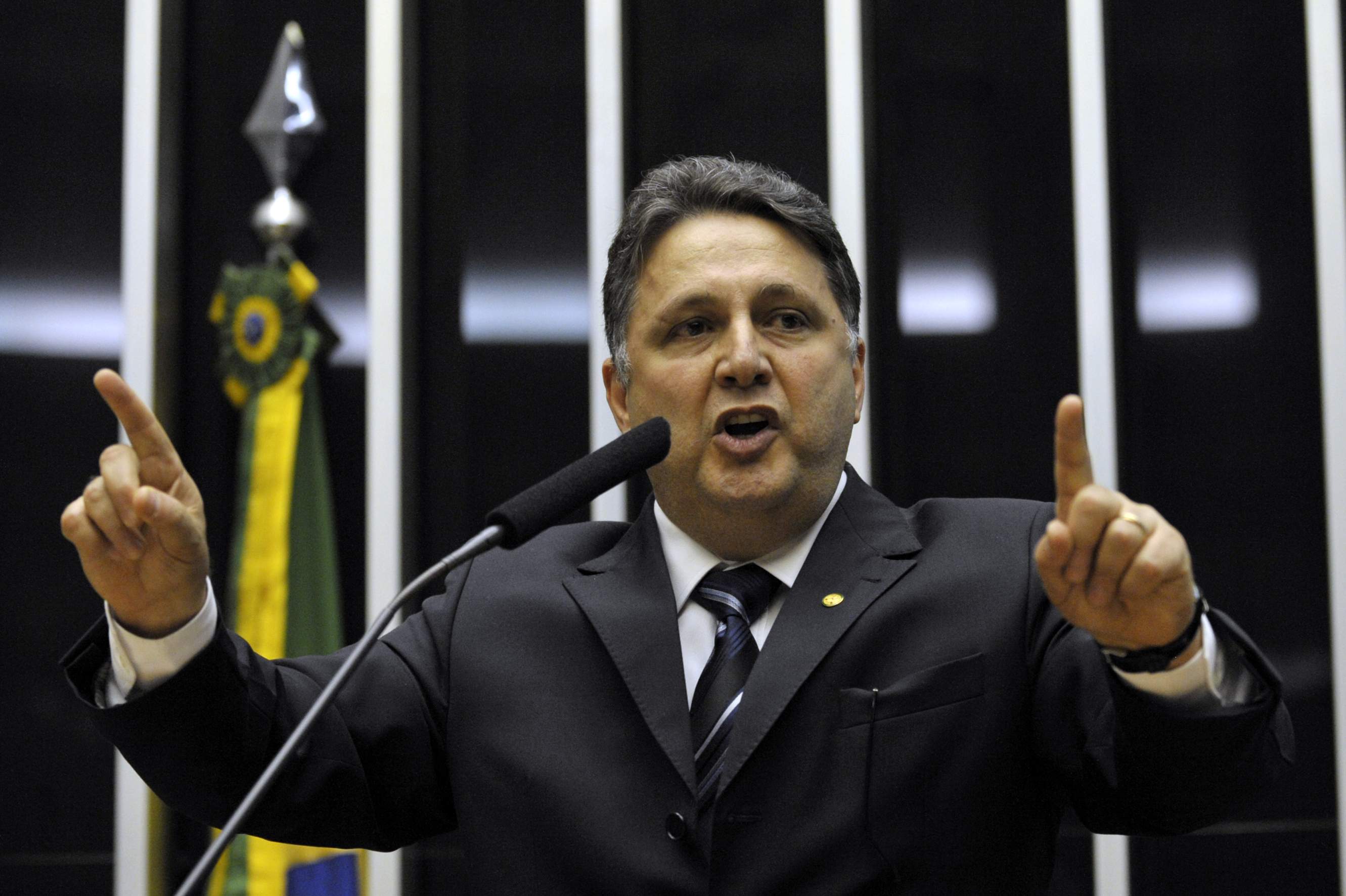 Ex-governador do Rio Anthony Garotinho é preso durante programa de rádio