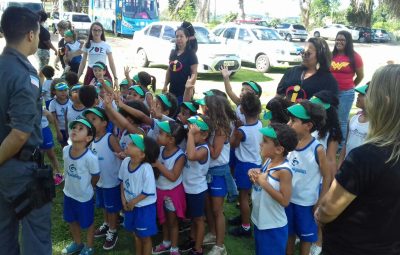 IMG 20170905 WA0021 400x255 - Unidade da PM recebe crianças em comemoração ao dia 07 de setembro