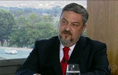 Palocci diz em carta ao PT que viu Lula “sucumbir ao pior da política” 400x255 - Palocci diz que filho de Lula recebeu propina de montadoras