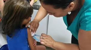 Termina hoje prazo para atualizar carteira de vacina de crianças e adolescentes - Termina hoje prazo para atualizar carteira de vacina de crianças e adolescentes