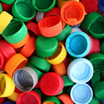 Projeto Tampinha Legal recolhe 2 milhões de tampinhas de plástico do meio ambiente, retornando-as ao ciclo produtivo