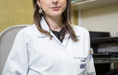 Anne Karina Kiister Leon rádio oncologista Crédito Fotográfico Julia Terayama corte site 400x255 - Médica aponta o diagnóstico precoce e a tecnologia avançada como aliados no combate ao câncer infantil