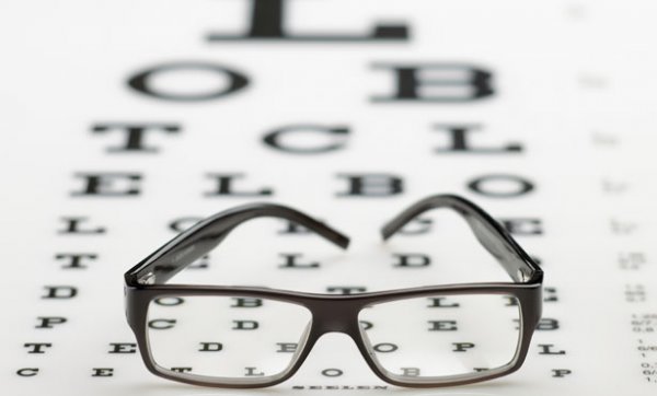 Mutirão de exames oftalmológicos confirma problemas de  visão em 53 estudantes de Cachoeiro e Marataízes