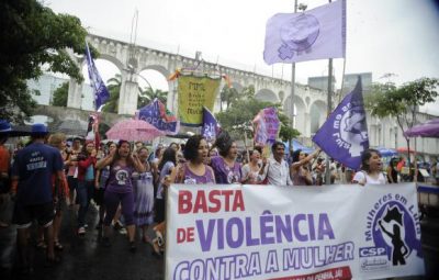 manifestação mulheres violência0376 400x255 - Nova Lei Maria da Penha: Temer veta concessão de medida protetiva pela polícia