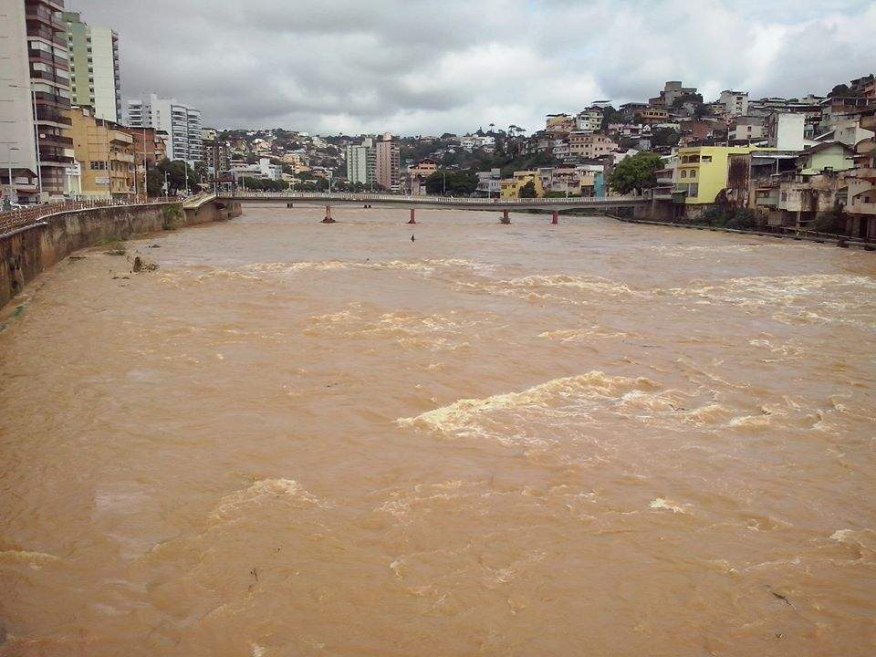 Acima do nível normal, rio Itapemirim é monitorado pela Defesa Civil em Cachoeiro