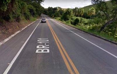 Mulher morre após motorista invadir contramão e bater de frente com caminhão em Guarapari acidente 400x255 - Mulher morre após motorista invadir contramão e bater de frente com caminhão em Guarapari