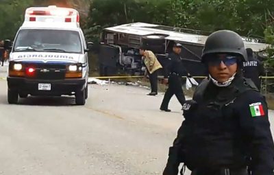acidente no mexico 400x255 - Acidente com ônibus de turismo que levava brasileiros deixa 12 mortos no México