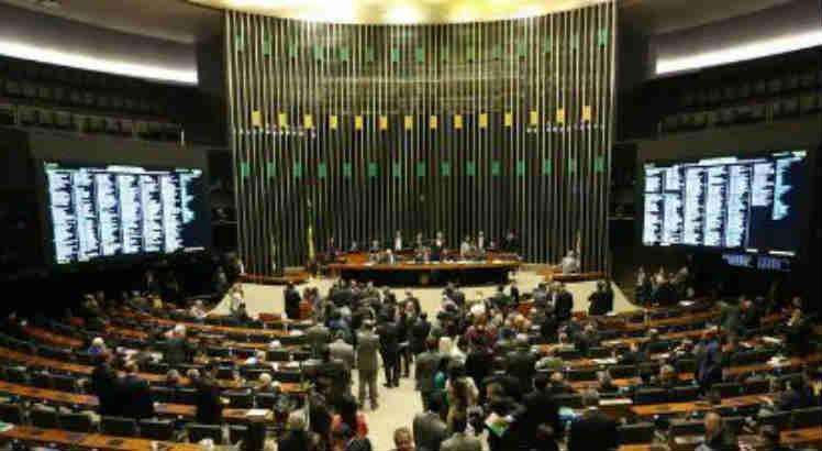 Câmara aprova PL que impede STF de suspender lei em decisão individual