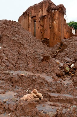 5 de novembro de 2015 – Desastre em Mariana