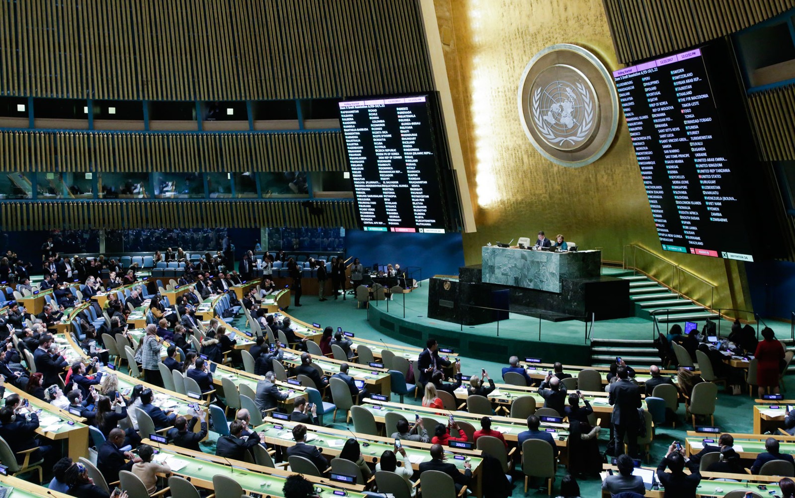 ONU condena por ampla maioria a decisão dos EUA sobre Jerusalém