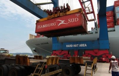 porto 400x255 - Balança comercial em 2017 tem superávit de US$ 67 bilhões, o maior em 29 anos