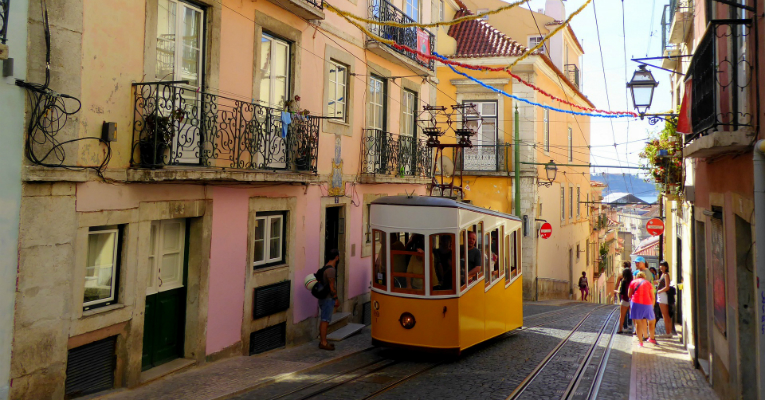 Brasileiros foram os que mais receberam cidadania portuguesa em 2016