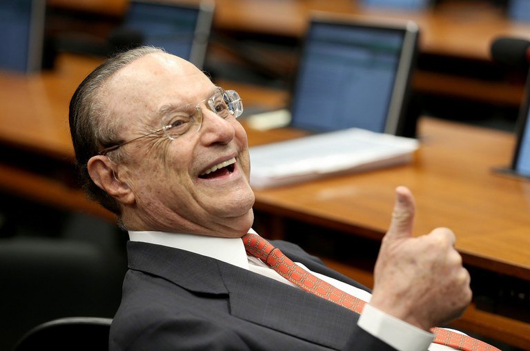 STF concede prisão domiciliar a Maluf