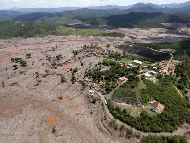 Prazo para que MPF e Samarco firmem acordo para reparar danos do desastre de Mariana termina nesta sexta