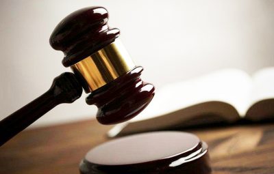 Gavel 14 787 400x255 - MANTIDA DECISÃO QUE CONDENOU MORADOR DE ANCHIETA POR MORTE DA ESPOSA E TENTATIVA CONTRA A FILHA