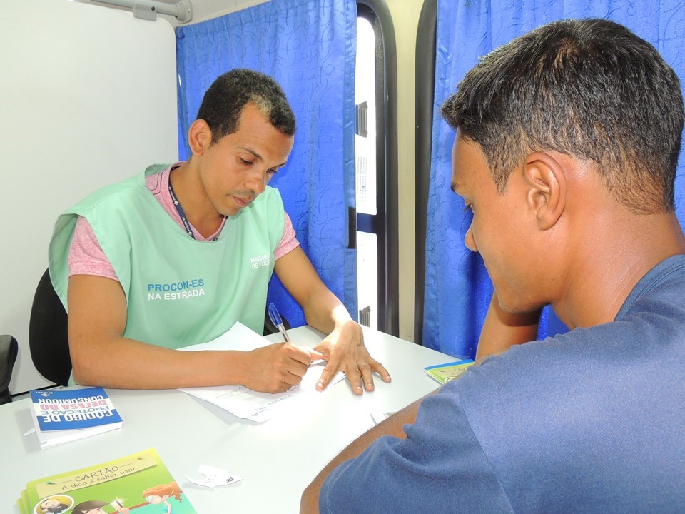 Procon-ES na Estrada atende em Sooretama