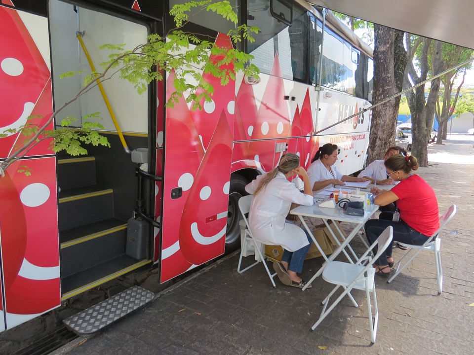 Ônibus do Hemoes continua agenda de coleta externa