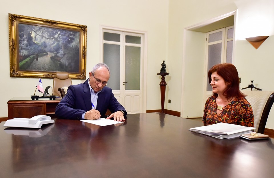 Governador assina decreto que antecipa obrigatoriedade do uso da NFC-e por postos de combustíveis