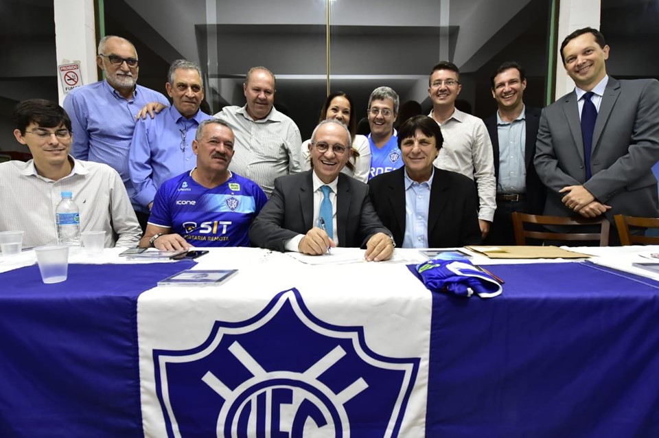 Governo do Estado assina lei que regulariza o uso do terreno do Vitória Futebol Clube