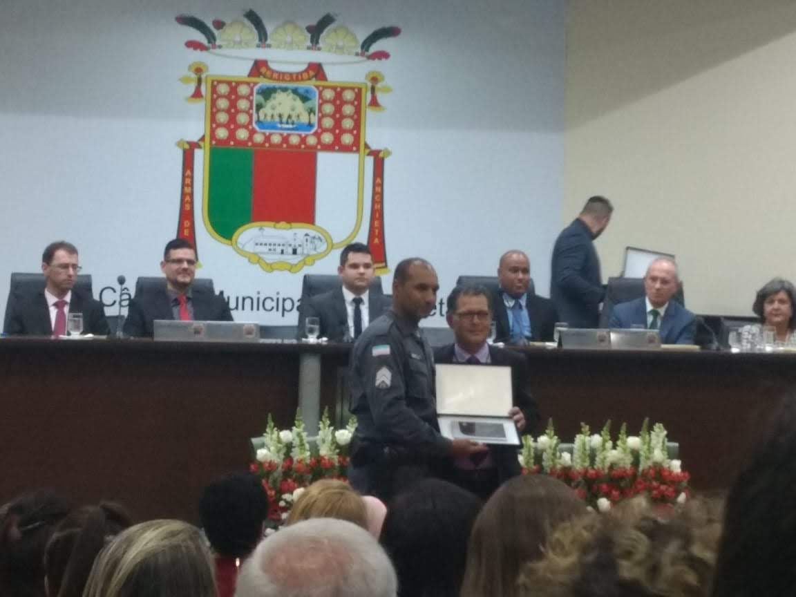 POLICIAL MILITAR DA 10ª CIA INDEPENDENTE É HOMENAGEADO COM O TÍTULO DE “CIDADÃO ANCHIETENSE”