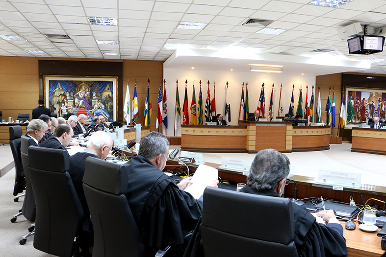 TARIFA DE ESGOTO EM LINHARES: PLENO DECLARA INCONSTITUCIONALIDADE DE LEI