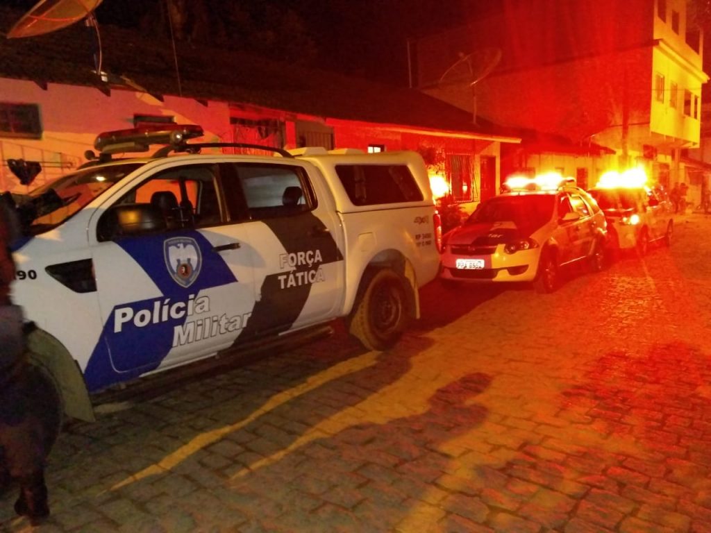 WhatsApp Image 2018 06 05 at 19.12.30 1024x768 - Policia apreende armas e drogas no centro de Iconha