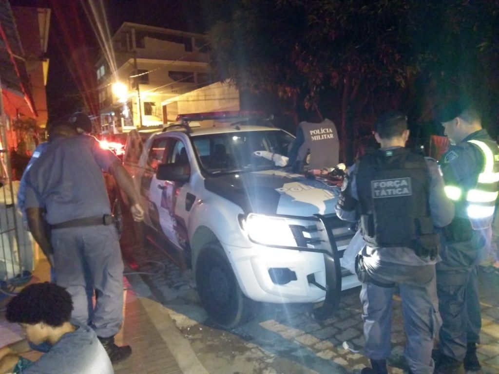 WhatsApp Image 2018 06 05 at 19.12.34 1024x768 - Policia apreende armas e drogas no centro de Iconha