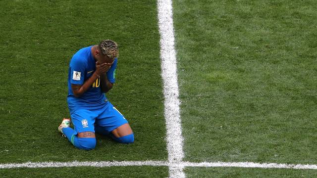 Brasil faz dois nos acréscimos, e Neymar chora em vitória sofrida sobre a Costa Rica