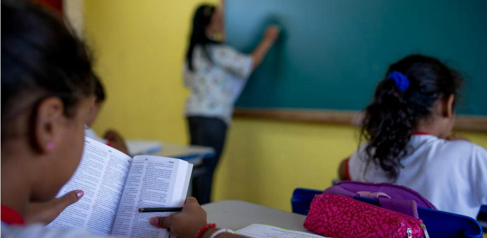 Professora é agredida por mãe de aluna em escola de Cabo Frio