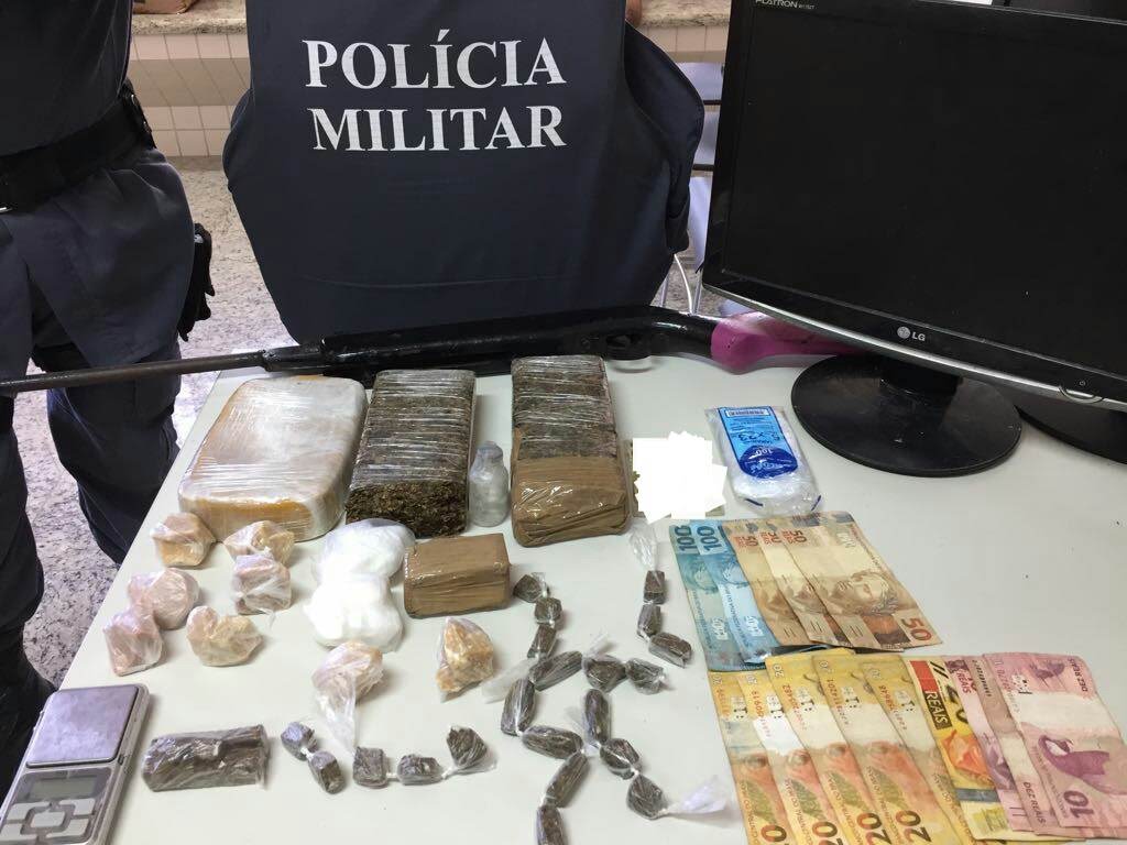 POLÍCIA MILITAR APREENDE ENTORPECENTES EM PIÚMA
