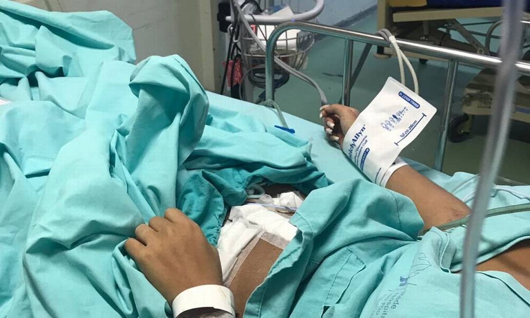Jovem que teve intestino perfurado passará por nova cirurgia no Rio