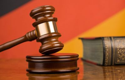 justiça 400x255 - Tribunal anula condenação e reduz pena de acusados por Chacina de Unaí