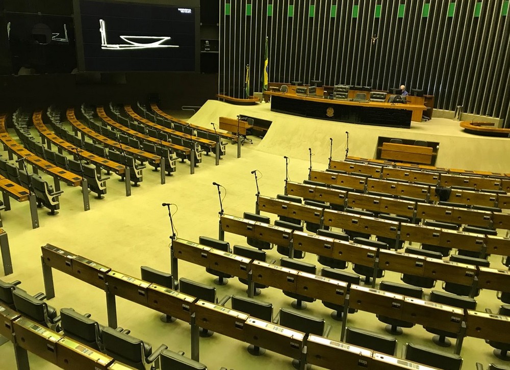 Comissão da Câmara tenta votar projeto Escola sem Partido nesta terça
