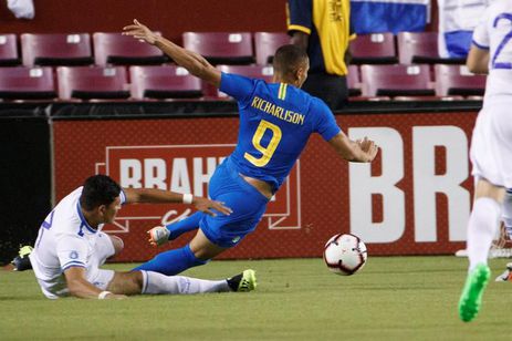 Brasil vence por 5 a 0 em jogo inspirado do atacante Richarlison