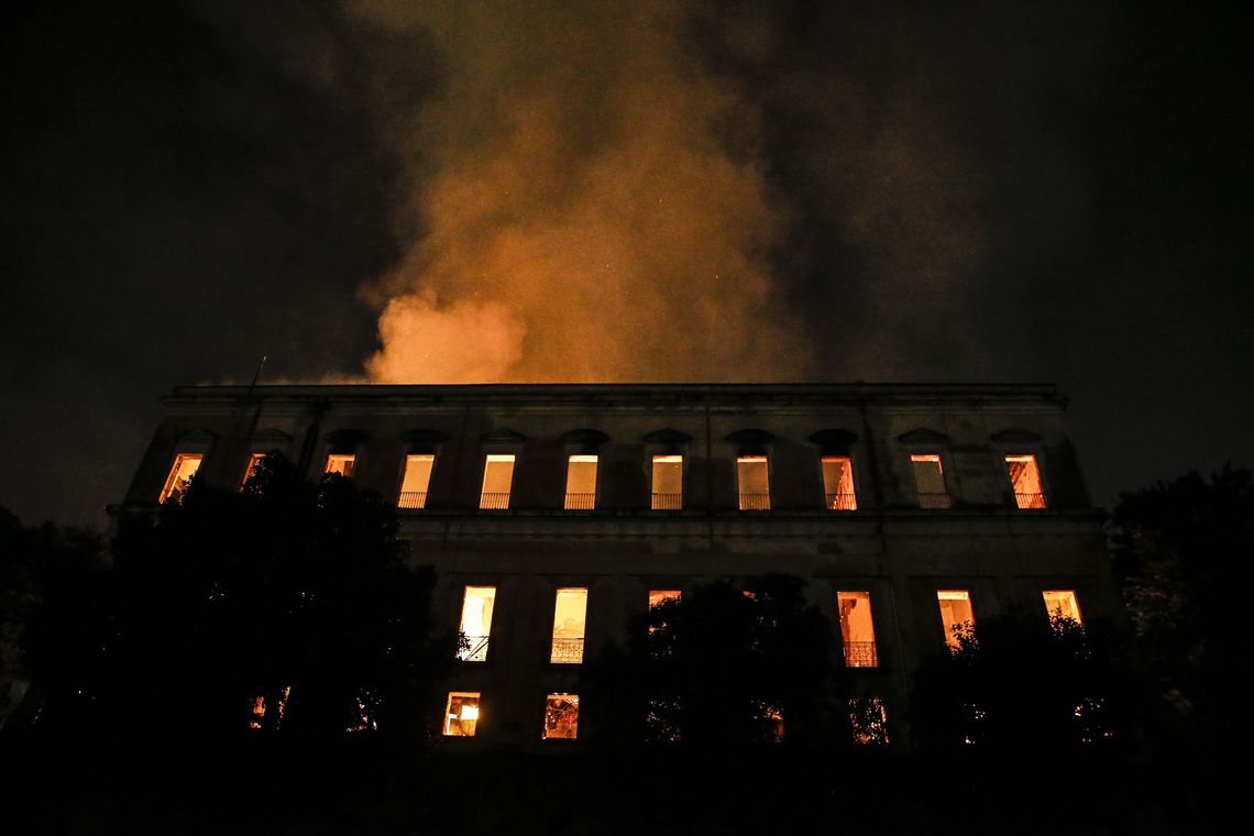 UFRJ: incêndio no Rio é a maior tragédia museológica do país