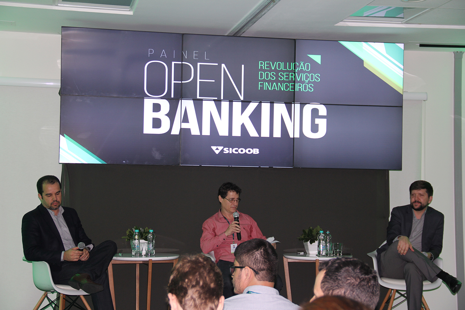 Dinheiro em espécie está com os dias contados