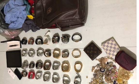 POLÍCIA MILITAR DETÉM QUATRO INDIVÍDUOS E RECUPERA MATERIAIS FURTADOS EM PIÚMA