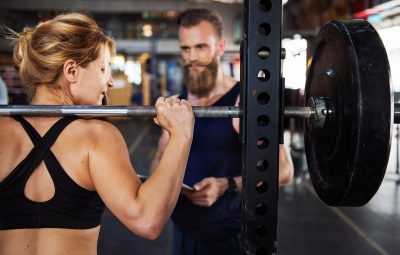 Quem pratica exercícios físicos deve ter cuidado redobrado com a coluna Imagem retirada do FreePik 400x255 - Cinco cuidados com a coluna na prática de exercícios físicos