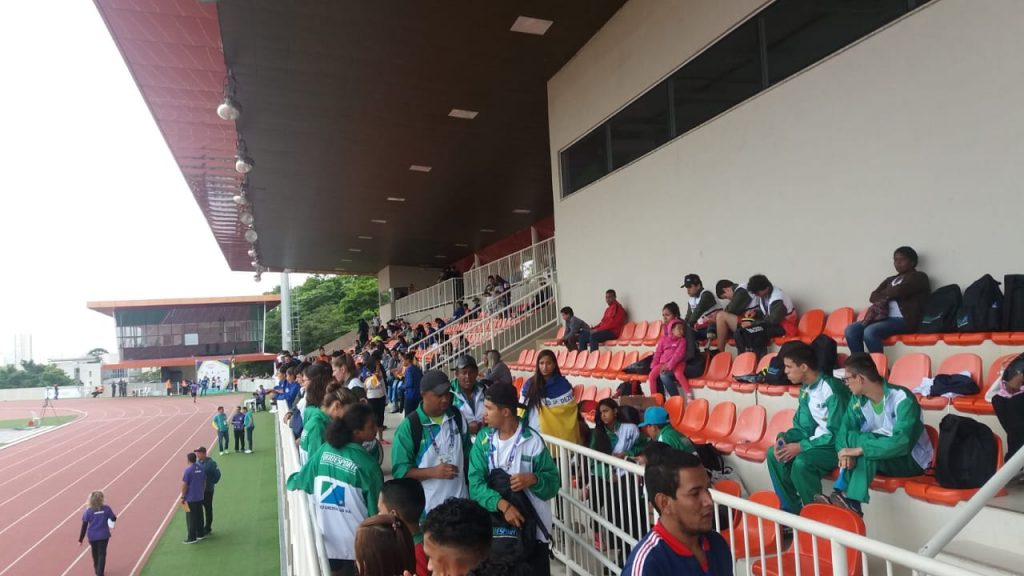 WhatsApp Image 2018 11 21 at 21.10.39 1 1024x576 - É Ouro. É Ouro!!!!! Atleta Iconhense conquista duas medalhas de ouro nos jogos Paralímpicos escolares