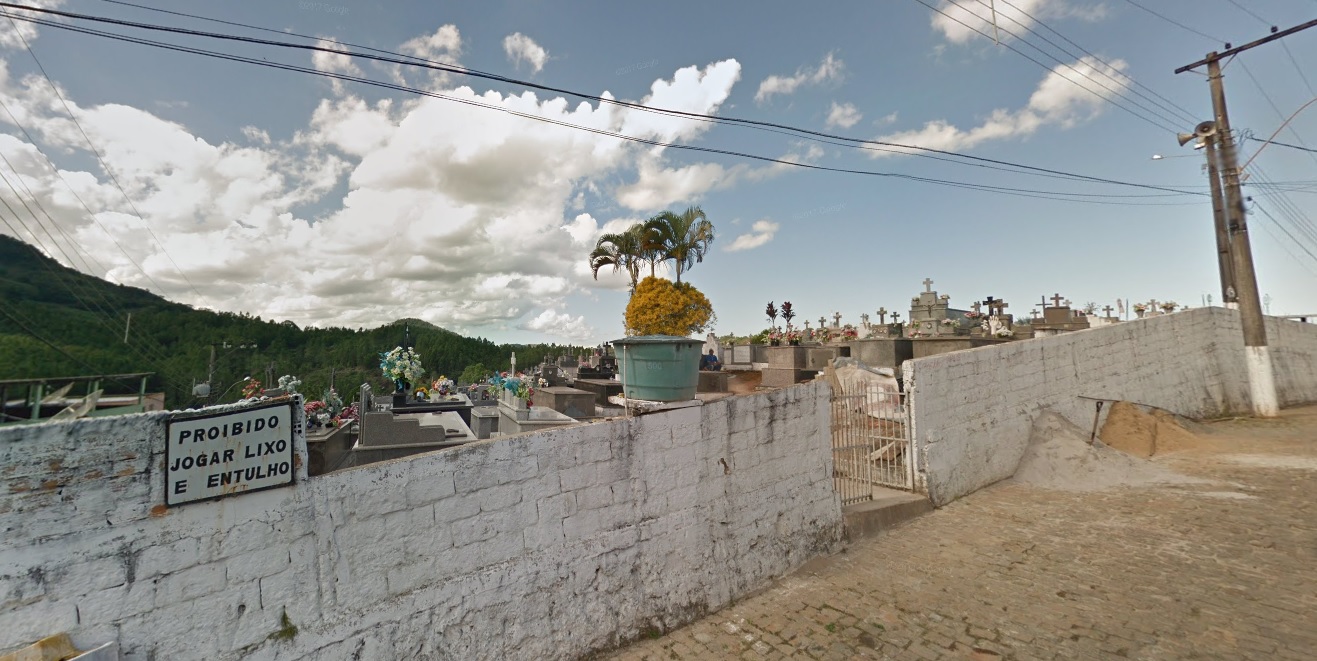 Secretaria de Obras intensifica limpeza nos cemitérios para Finados