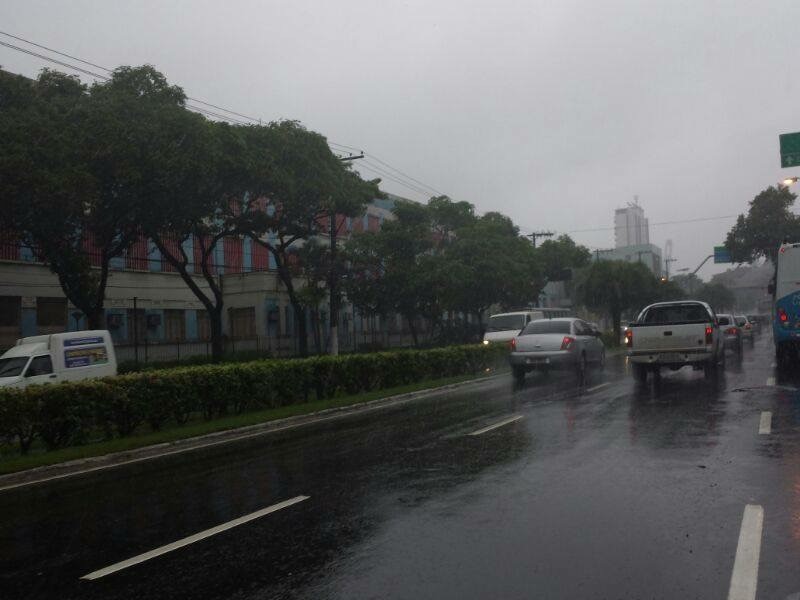 Condutores devem ter atenção especial nos dias de chuva