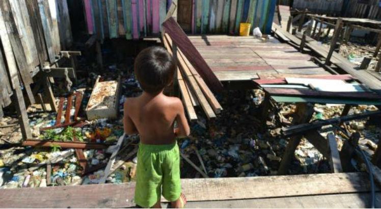 Renda recua e Brasil se torna o 9º país mais desigual