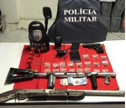 pm - POLICIAIS MILITARES E POLICIAIS CIVIS PRENDEM QUADRILHA ENVOLVIDA COM TRAFICO DE DROGAS NA CIDADE DE ANCHIETA