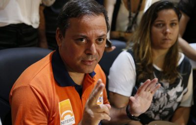 Prefeito de Niterói é preso em operação da Lava Jato no Rio 400x255 - Prefeito de Niterói é preso em operação da Lava Jato no Rio