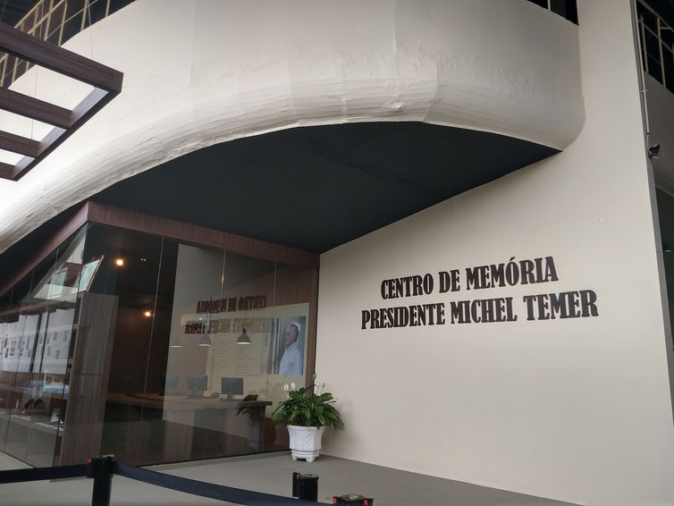Temer inaugura memorial de seu governo no interior paulista