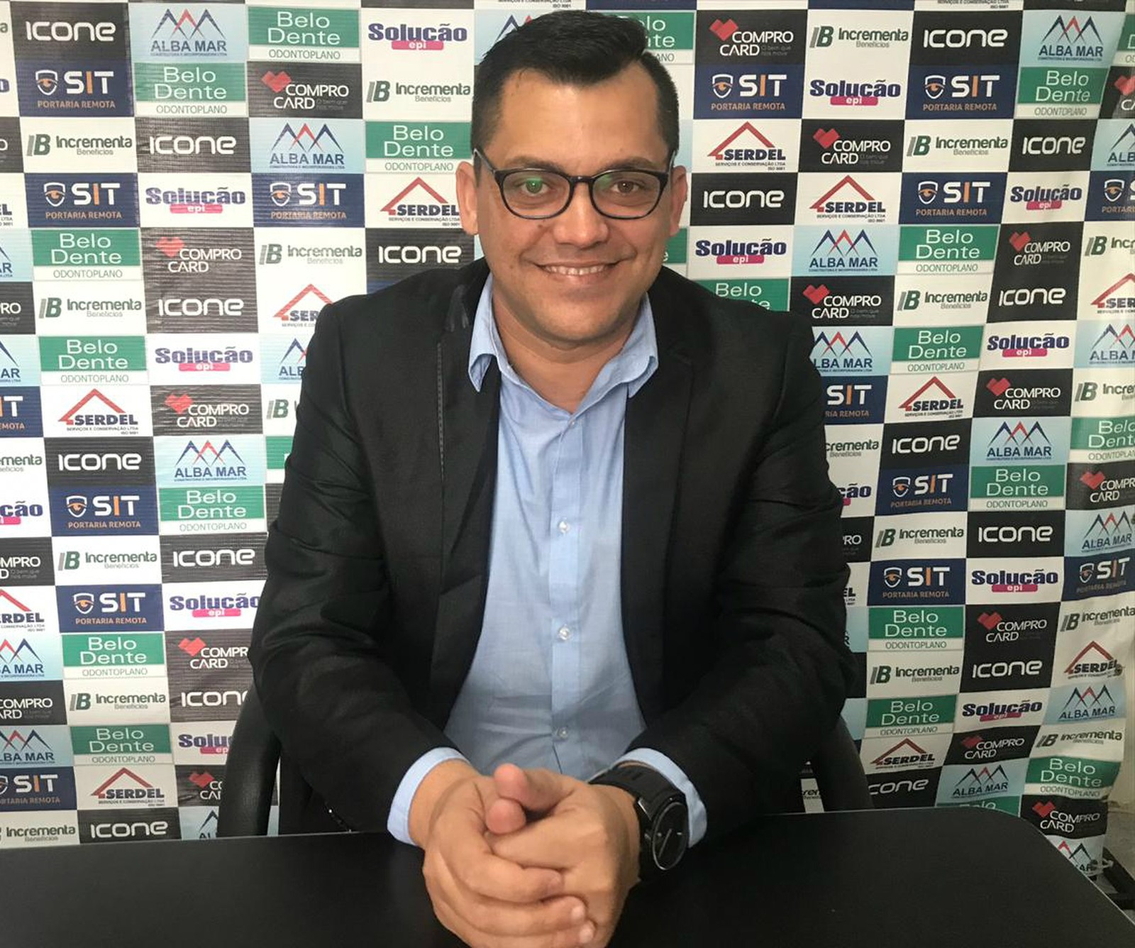 Vitória-ES apresenta Cláudio Roberto Silveira como novo técnico: “Desafio enorme”