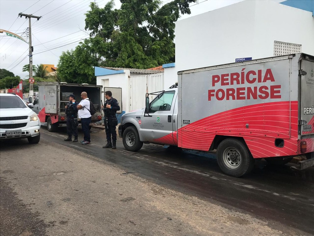 Tentativa de assalto a bancos com reféns deixa ao menos 10 mortos após tiroteio com polícia no Ceará